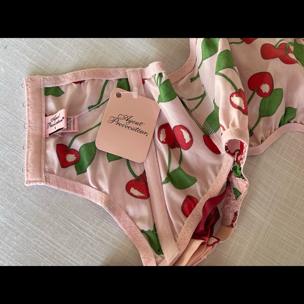 Vintage Agent Provocateur three piece set - Picture 7 of 10